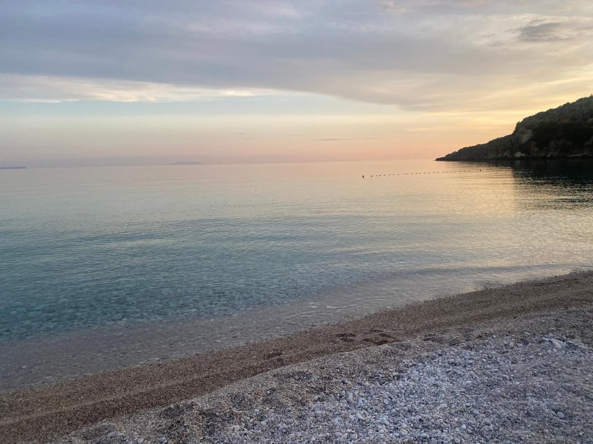 Wave N' Sea Apartments Himare Exterior foto