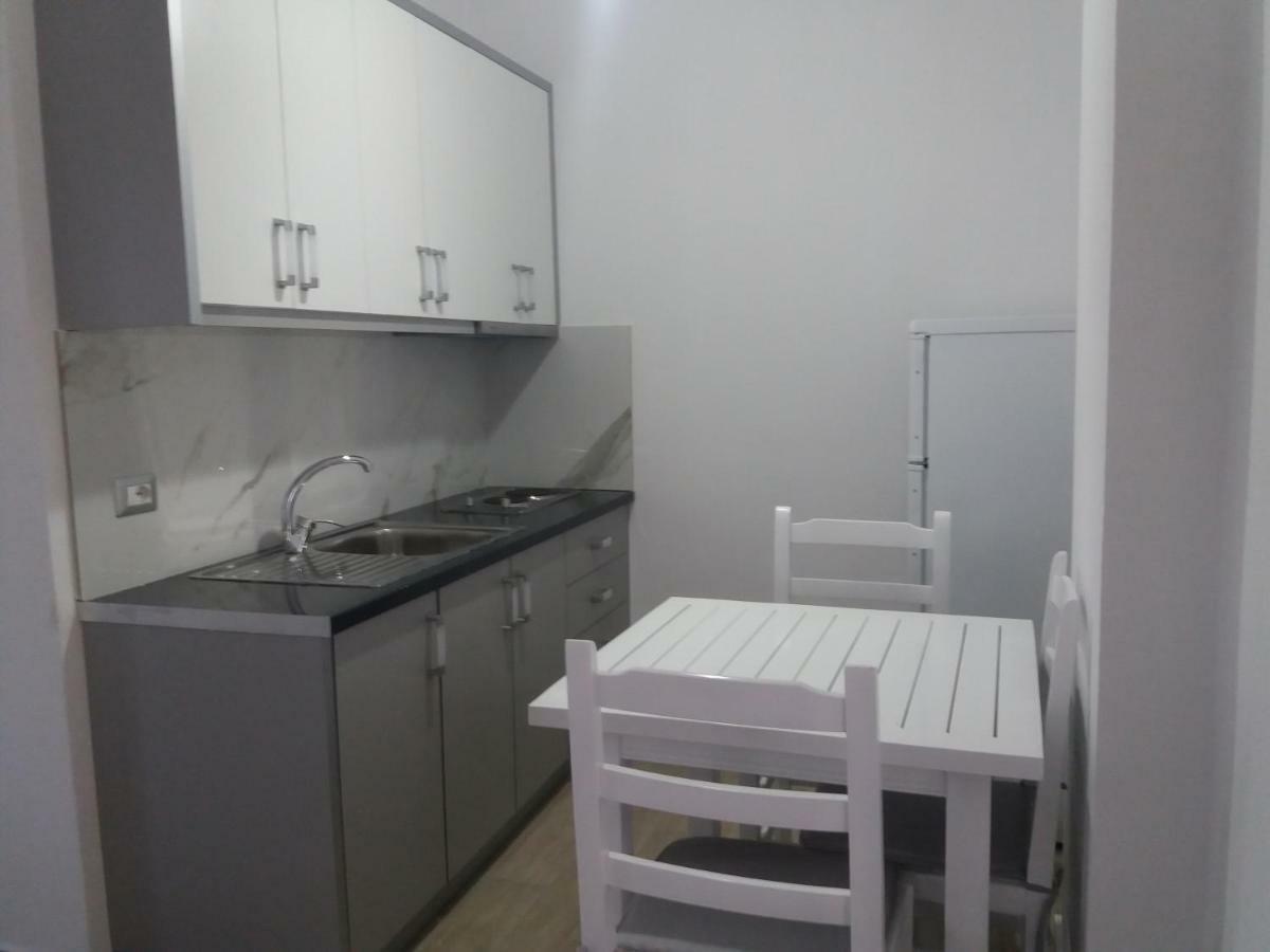 Wave N' Sea Apartments Himare Exterior foto